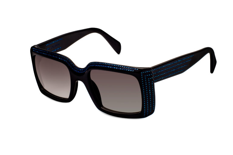 Mantra c.NRB â€“ Black with metallic blue crystals and blue laserwork