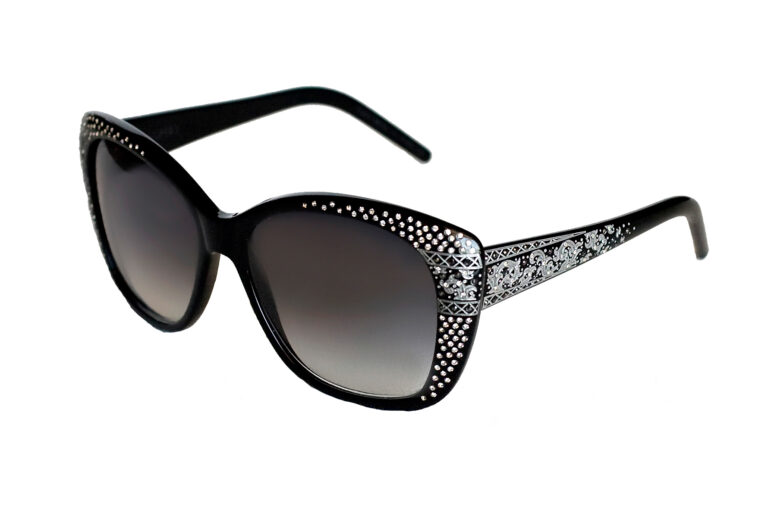 PIA c.NR â€“ Black with clear and black crystals