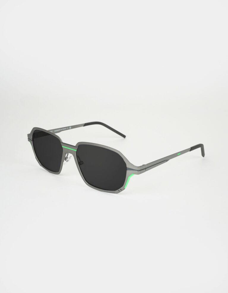 C52 - GREY / GREEN