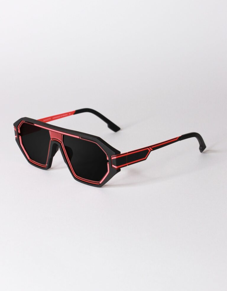 C62 - BLACK / RED FLUO