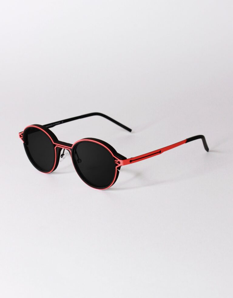 C62 - BLACK / FLUO RED