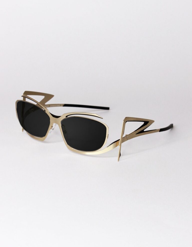 C79 - GOLD / BLACK